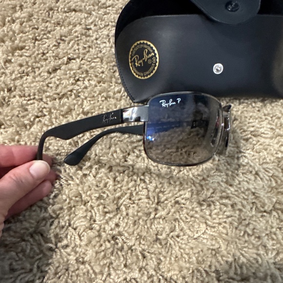 Ray-Ban sunglasses - Picture 3 of 3
